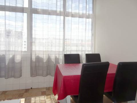 Arrenda quatro quartos a estudantes, Baixa de Coimbra