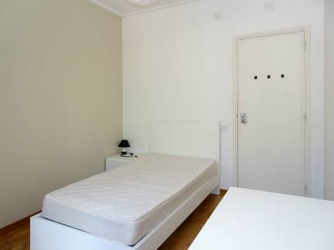 Arrenda quatro quartos a estudantes, Baixa de Coimbra