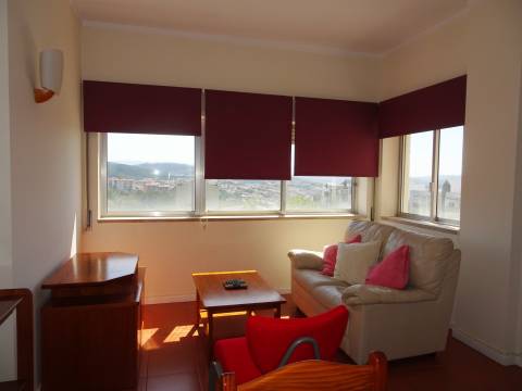 Quarto para estudante junto à FEUC/POlO III