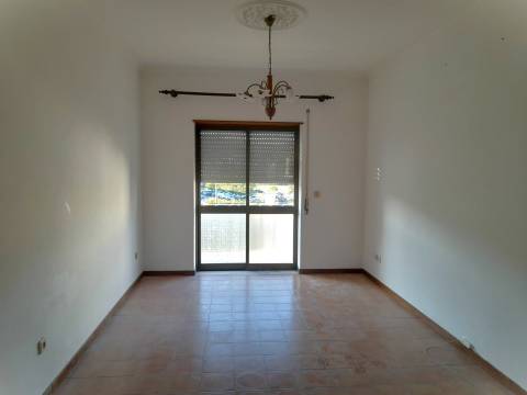 T2 para arrendar em Miranda do corvo, bom estado de conservação