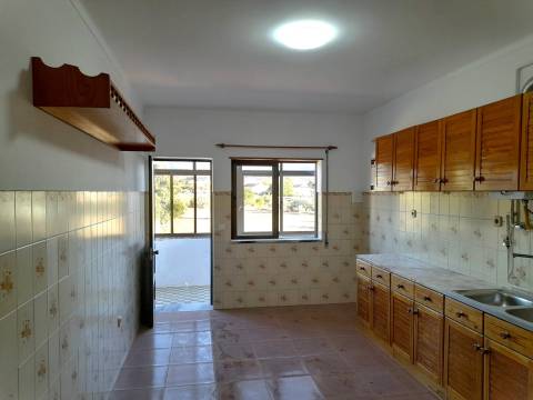 T2 para arrendar em Miranda do corvo, bom estado de conservação