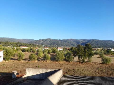 T2 para arrendar em Miranda do corvo, bom estado de conservação