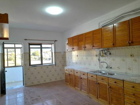 T2 para arrendar em Miranda do corvo, bom estado de conservação