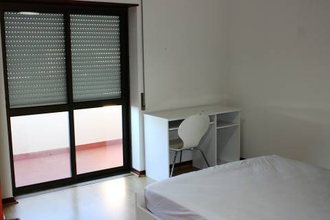 T3 mobilado em Celas, junto aos HUC