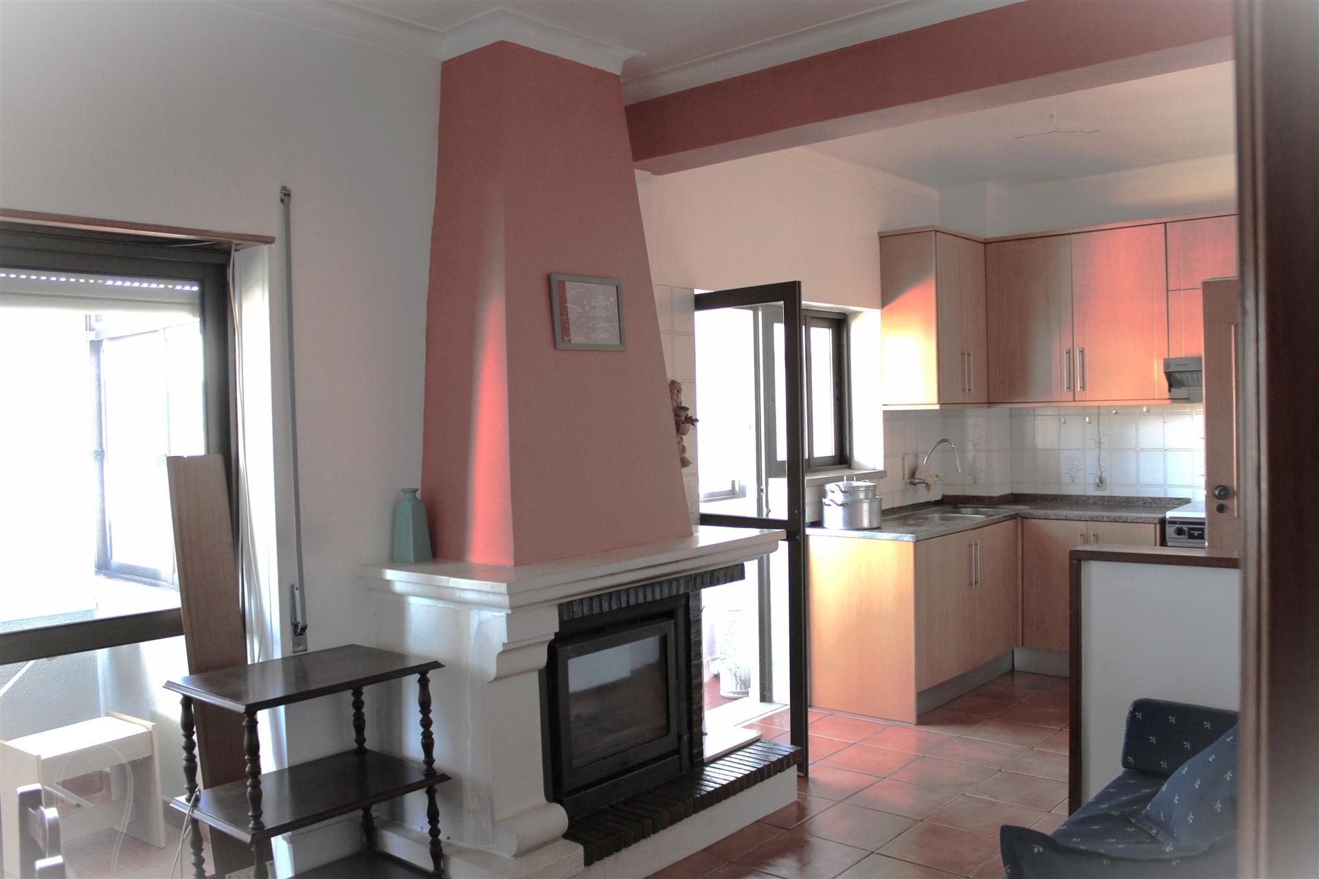 Apartamento T3 Celas – último andar com excelente luz natural