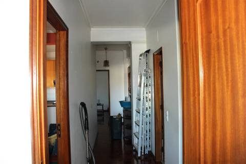 Apartamento T3 Celas – último andar com excelente luz natural