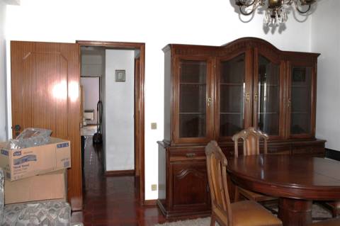 Apartamento T3 Celas – último andar com excelente luz natural