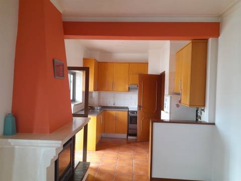 Apartamento T3 Celas – último andar com excelente luz natural
