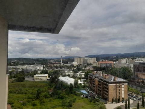 Apartamento T3 Celas – último andar com excelente luz natural