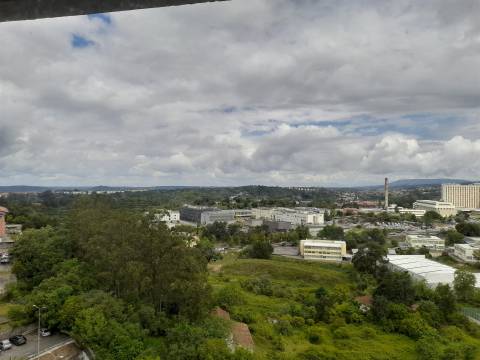 Apartamento T3 Celas – último andar com excelente luz natural