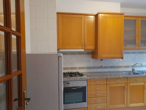 Apartamento T1 Arrendamento em Santo António dos Olivais,Coimbra