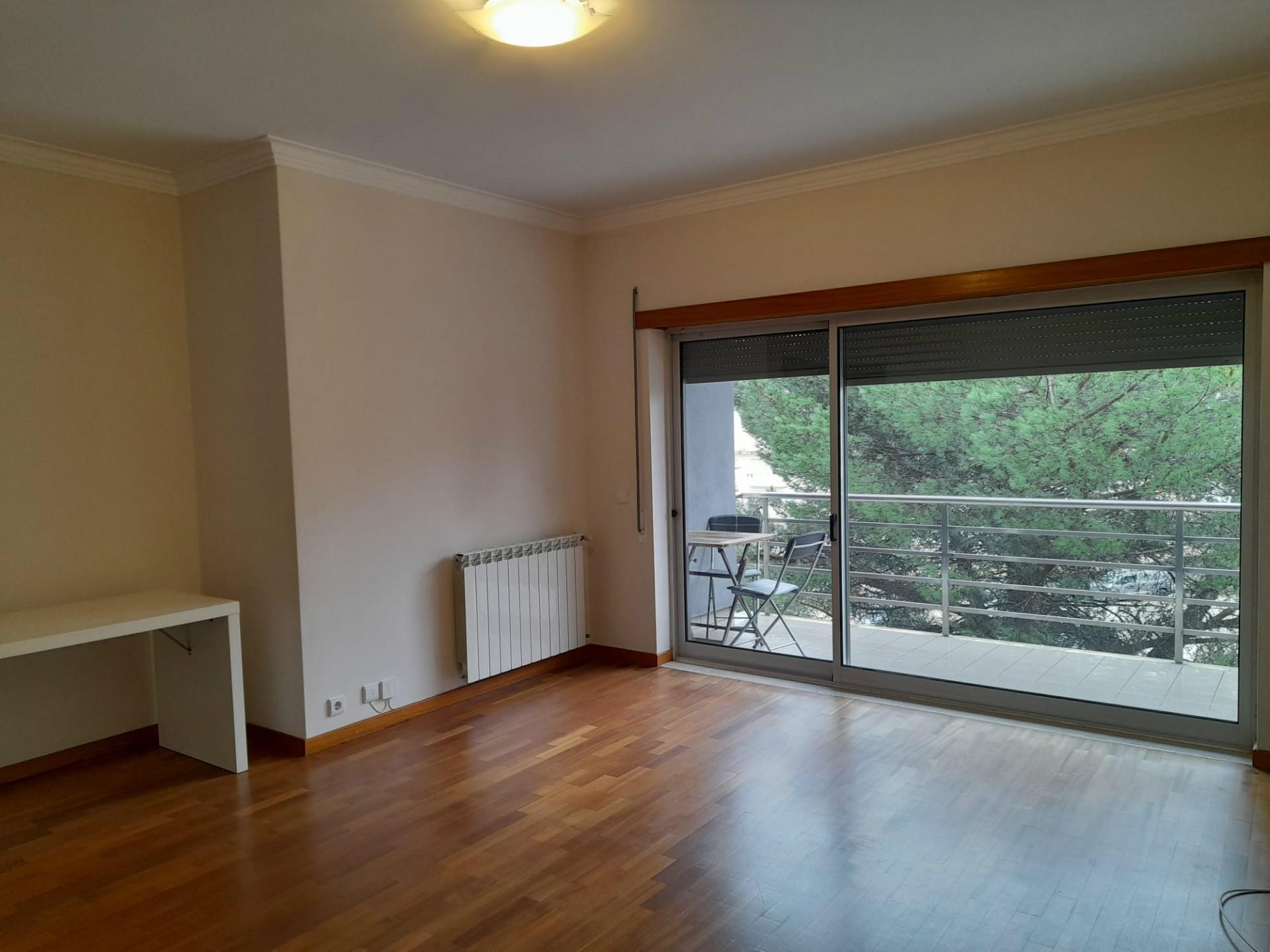 Apartamento T1 Arrendamento em Santo António dos Olivais,Coimbra