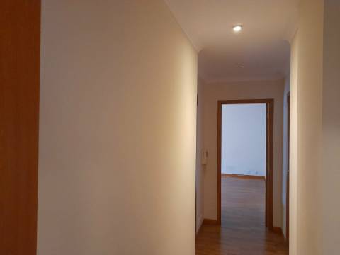 Apartamento T1 Arrendamento em Santo António dos Olivais,Coimbra