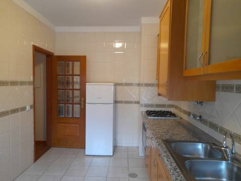 Apartamento T1 Arrendamento em Santo António dos Olivais,Coimbra