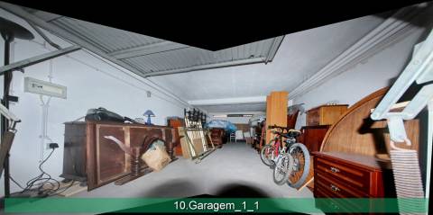 Apartamento T4 em duplex. Boas áreas.