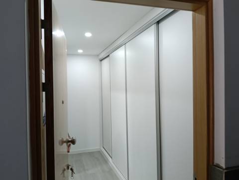 Apartamento T3 com garagem, totalmente remodelado