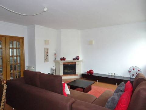 Apartamento T3 mobilado, Quinta das Lágrimas