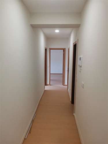 Confortável T2 mobilado com 2 Casas de Banho – Como Novo