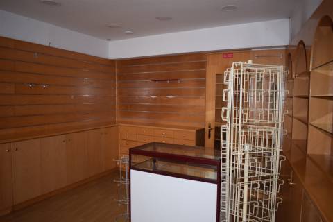 Loja de rua com visibilidade na Zona Histórica de Coimbra