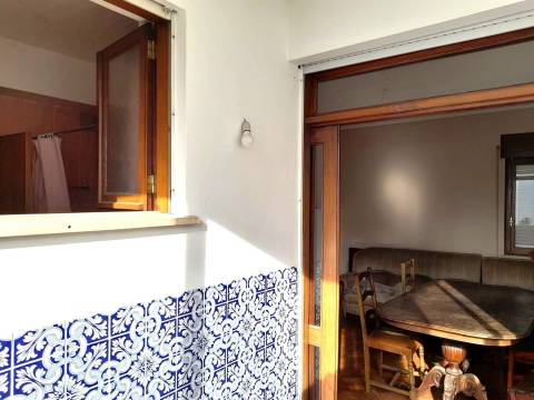 Oportunidade no Bairro Norton de Matos – T3+1 com garagem