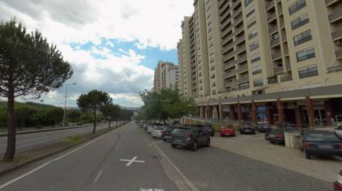 Conforto e espaço: arrenda T2 em ótimo estado de conservação -  perto da Solum