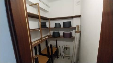 Conforto e espaço: arrenda T2 em ótimo estado de conservação -  perto da Solum