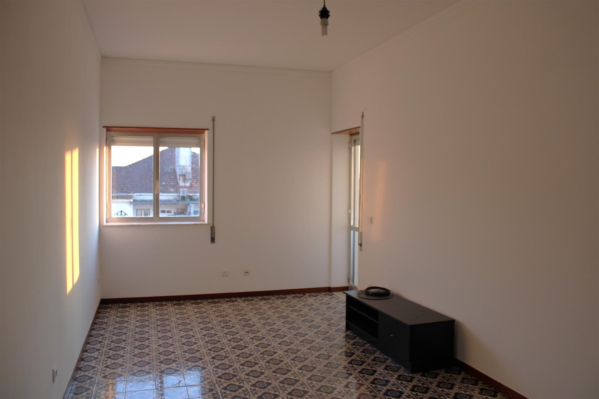 Oportunidade de arrendamento de T1- Av. Dr Dias da Silva