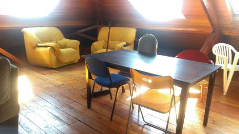 Apartamento espaçoso T5 duplex, junto à Dias da Silva