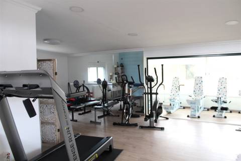 Quinta com piscina aquecida, Lareira,  sauna, jacuzzi e ginásio na Terrugem em Sintra