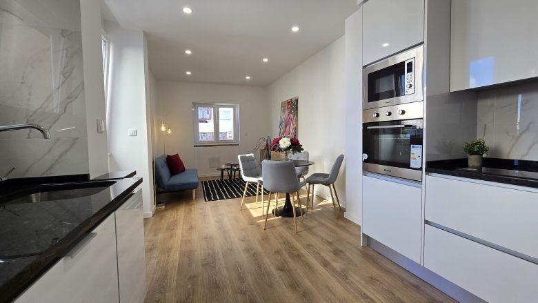 &#127991;&#65039;Apartamento T3 Remodelado em Benfica – Moderno e Central