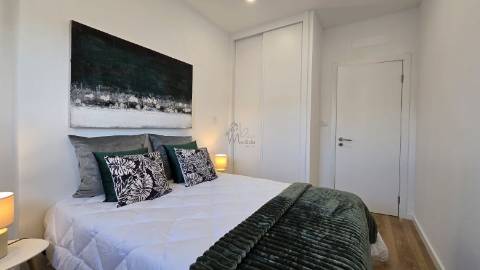 &#127991;&#65039;Apartamento T3 Remodelado em Benfica – Moderno e Central