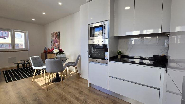 &#127991;&#65039;Apartamento T3 Remodelado em Benfica – Moderno e Central