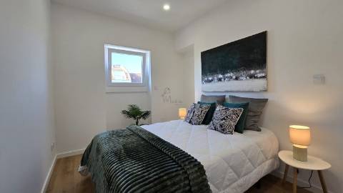 &#127991;&#65039;Apartamento T3 Remodelado em Benfica – Moderno e Central