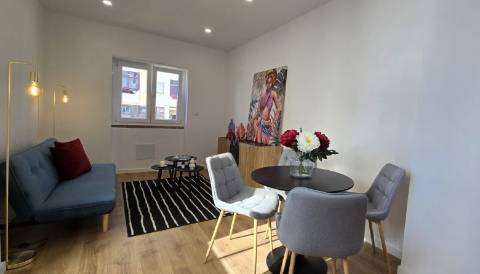 &#127991;&#65039;Apartamento T3 Remodelado em Benfica – Moderno e Central