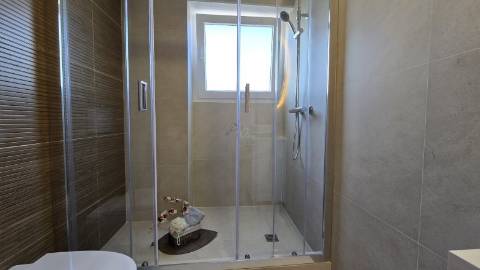 &#127991;&#65039;Apartamento T3 Remodelado em Benfica – Moderno e Central