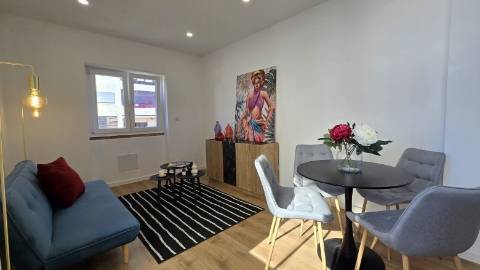 &#127991;&#65039;Apartamento T3 Remodelado em Benfica – Moderno e Central