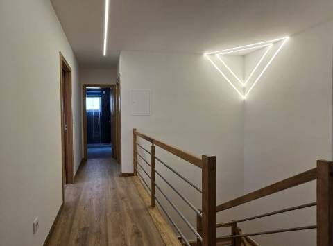 T3 Remodelado, com cozinha equipada às Portas de Benfica