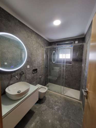 T3 Remodelado, com cozinha equipada às Portas de Benfica