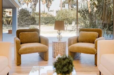 Moradia Independente T4 na Herdade da Aroeira com piscina, garagem a 2Km da praia.