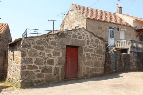 Moradia T3 em Pedra – Travanca de Lagos, Oliveira do Hospital