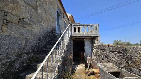 Moradia T3 em Pedra – Travanca de Lagos, Oliveira do Hospital