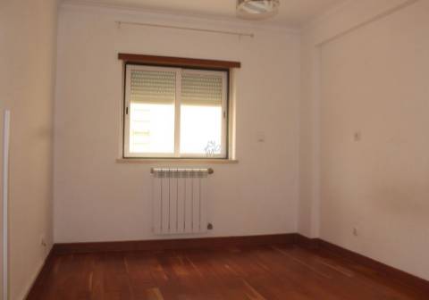 T2 com Terraço, Garagem e arrecadação