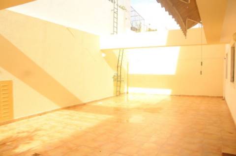 T2 com Terraço, Garagem e arrecadação