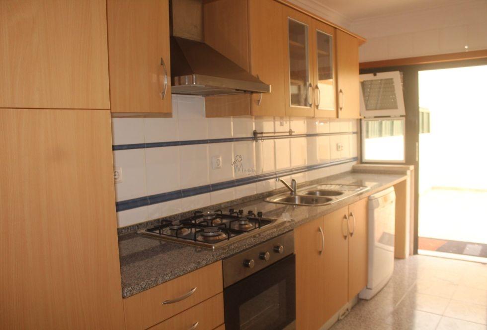 T2 com Terraço, Garagem e arrecadação