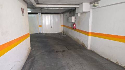 T2 com Terraço, Garagem e arrecadação