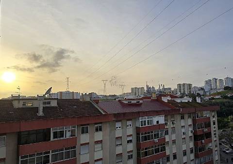 Apartamento T2 100m2, com arrecadação em Odivelas