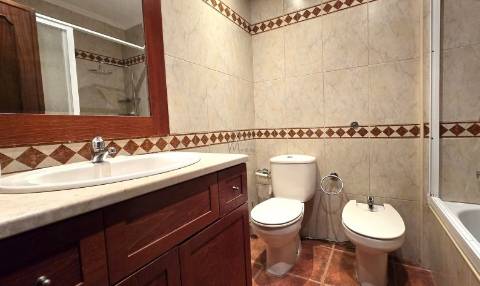 Apartamento T2 100m2, com arrecadação em Odivelas