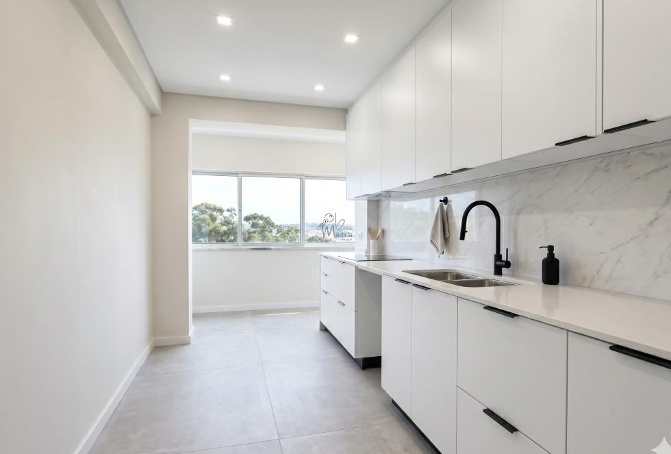 Apartamento T2 100m2, com arrecadação em Odivelas