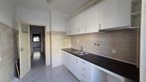 Apartamento T2 Arrendamento em Encosta do Sol,Amadora