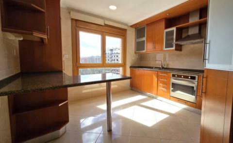 Apartamento T3 Venda em Odivelas,Odivelas